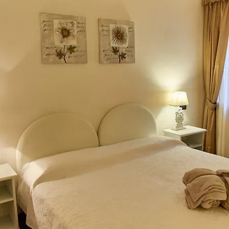 Maison Juliette Bed and Breakfast 4*