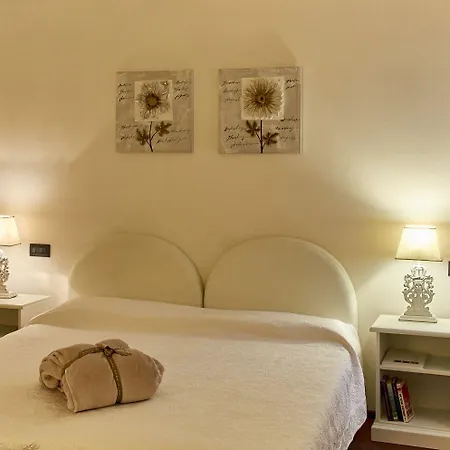 Maison Juliette Bed and Breakfast 4*